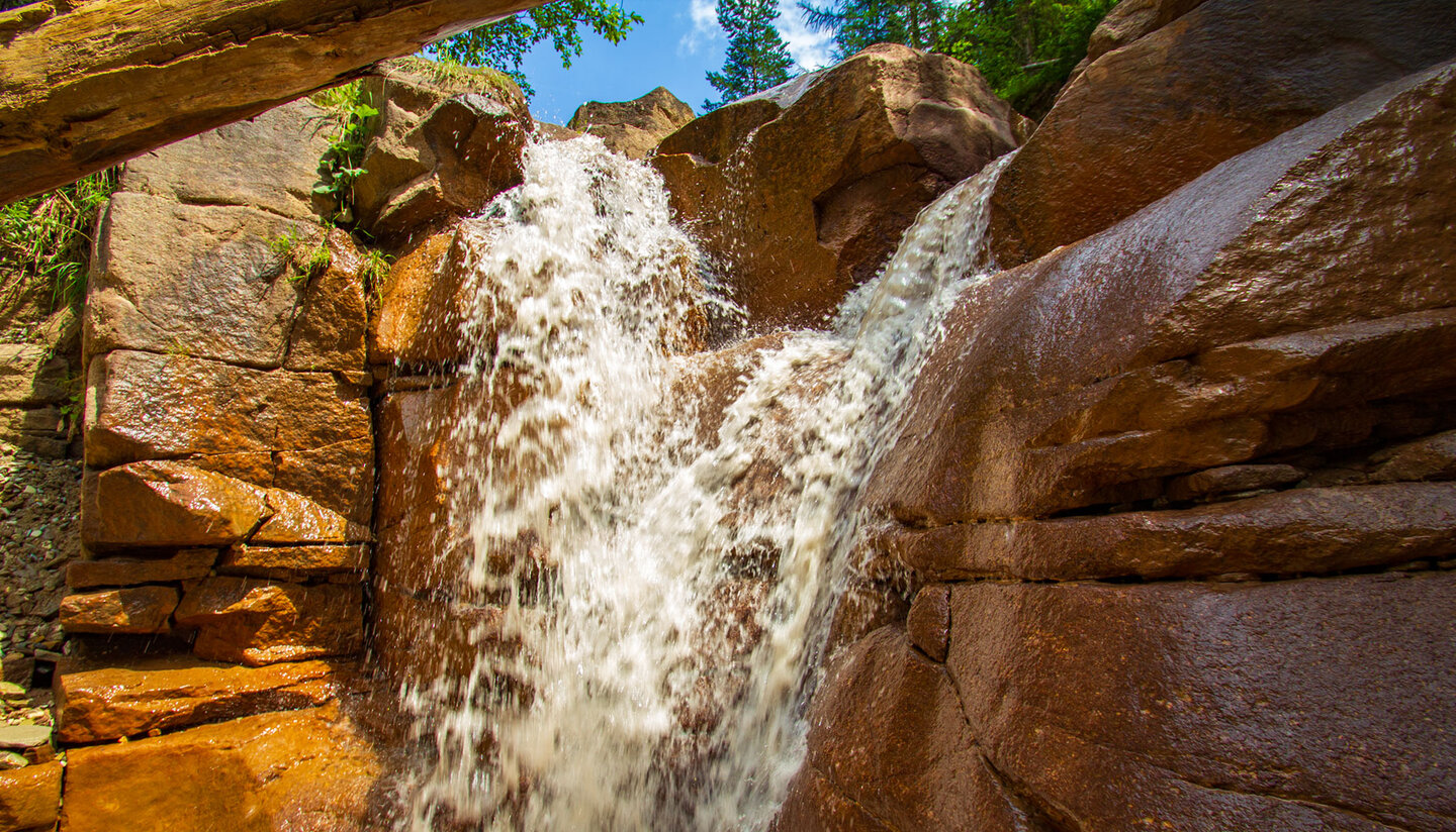 rauschendes Wasser in der Bletterbachschlucht rauschendes Wasser in der Bletterbachschlucht