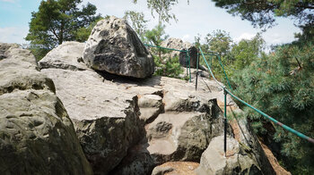 Weg an der Teufelsmauer im Harz