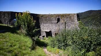 Reste des Palas der Burg Husen über Hausach
