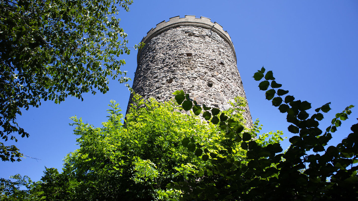 Bergfried der Burg Husen über Hausach im Schwarzwald