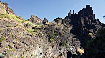 bizarre Felsspitzen oberhalb der Mascaschlucht