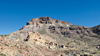 der Guajara mit der gelben Felsformation Piedras Amarillas vom Parador