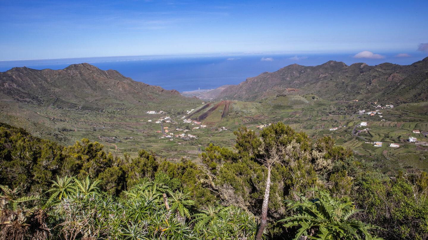 Blick vom Höhenrücken der Cumbre de Bolico über das Tal von El Palmar