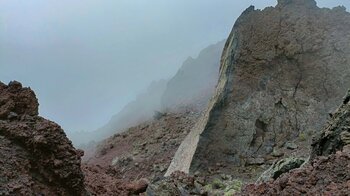 Felsformationen nahe des Roque de la Unión im Krater des Arafo