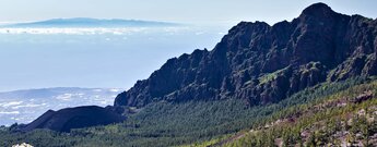 der Vulkan von Arafo mit der Steilflanke des Pico Cho Marcial und Gran Canaria