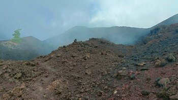 der Wanderpfad durch die Kraterlandschaft des Arafo