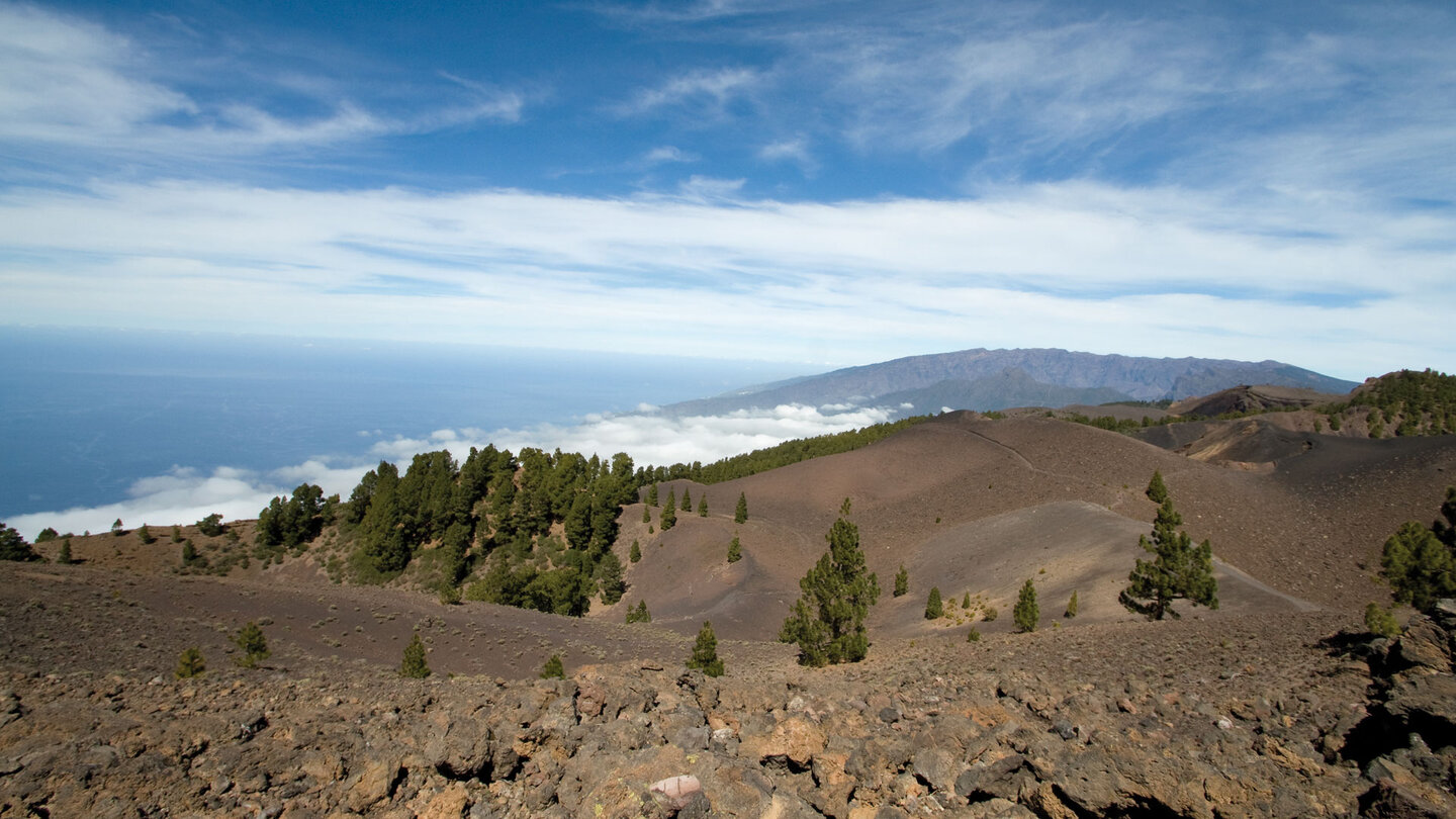 Ausblick von den Volcanes La Deseada zur Caldera auf La Palma