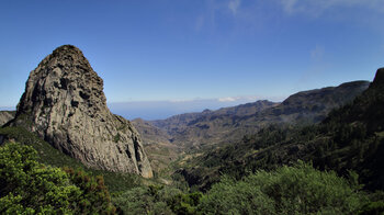 der markante Roque de Agando oberhalb des Schutzgebiets Benchijigua