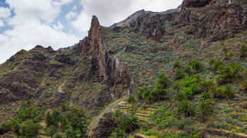 Ausblick über die schroffen Berghänge oberhalb der Siedlung La Laja