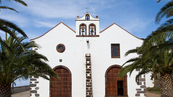 die Kirche an der Plaza in Garafía