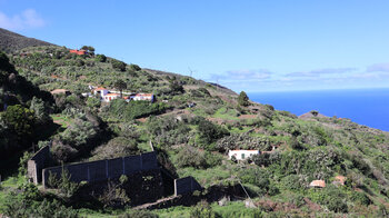 Blick über die vereinzelten Häusern bei Don Pedro Richtung Juan Adalid