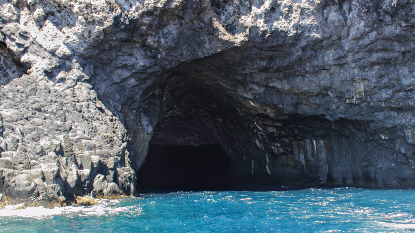die flache Einfahrt zur Cueva Bonita auf La Palma die flache Einfahrt zur Cueva Bonita auf La Palma