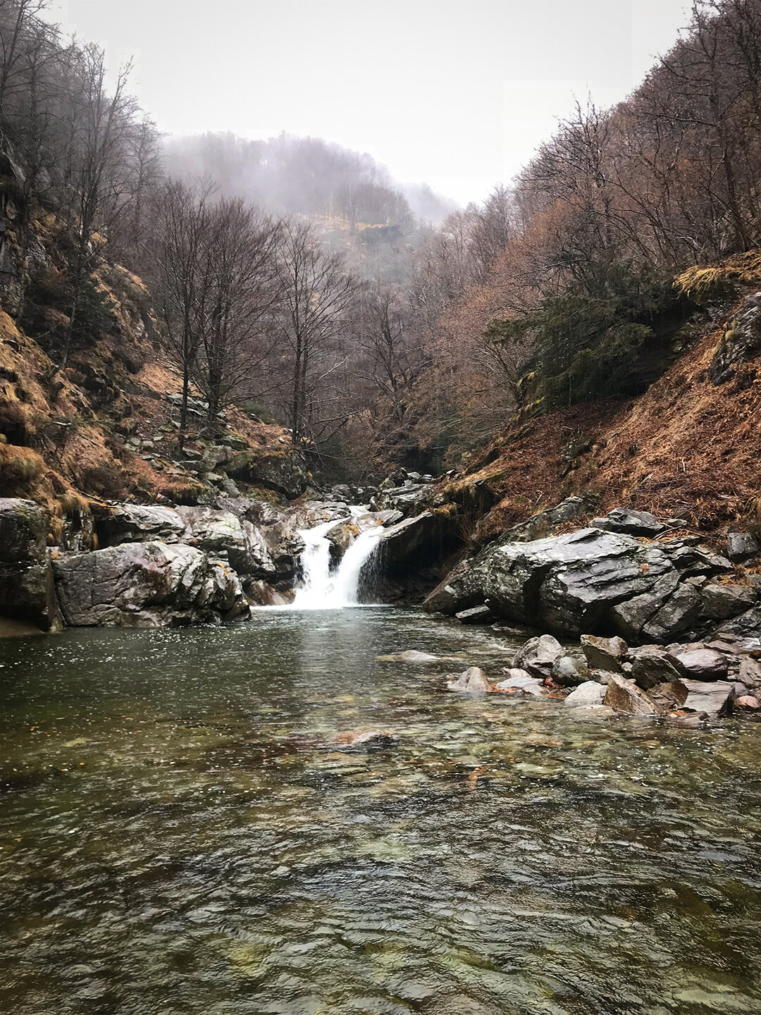 das Wasserbecken am Riale del Salto Wasserbecken am Riale del Salto