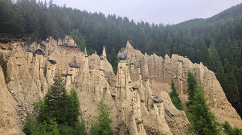 Blick auf die Erdpyramiden