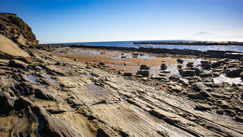 Felsen und den Flysch del Estrecho bei Tarifa erkundet man nur bei Ebbe