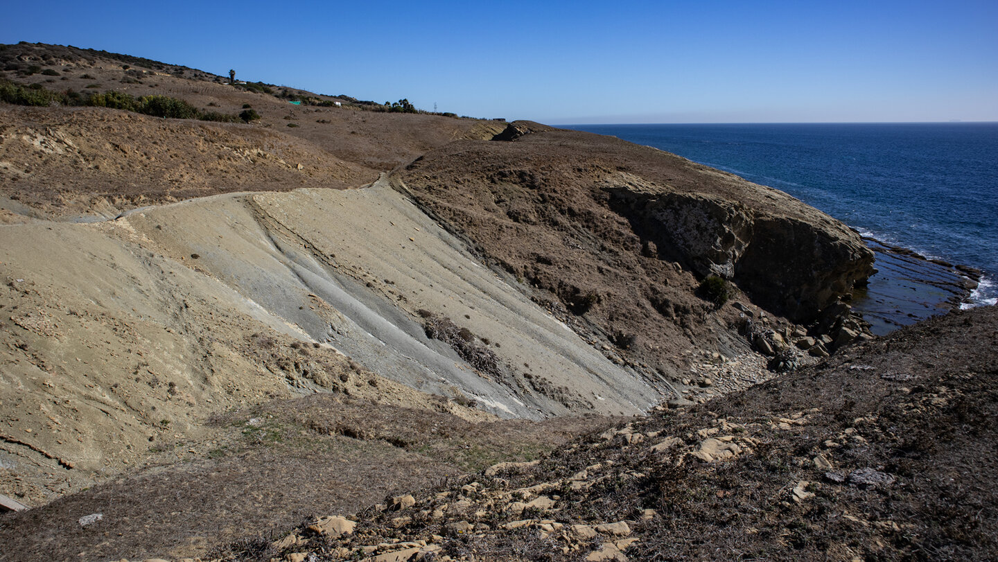 Tief abfallende Schlucht am Wanderweg Colada del Camino