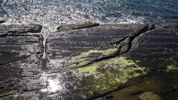 Plateau mit Wasserkanal auf Weg nahe Tarifa auf dem Colada del Camino