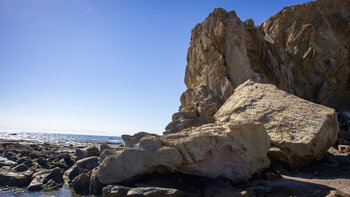Klippen am Wanderweg Colada del Camino von Tarifa