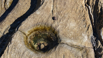 Ausspülungen im felsigen Flysch del Estrecho