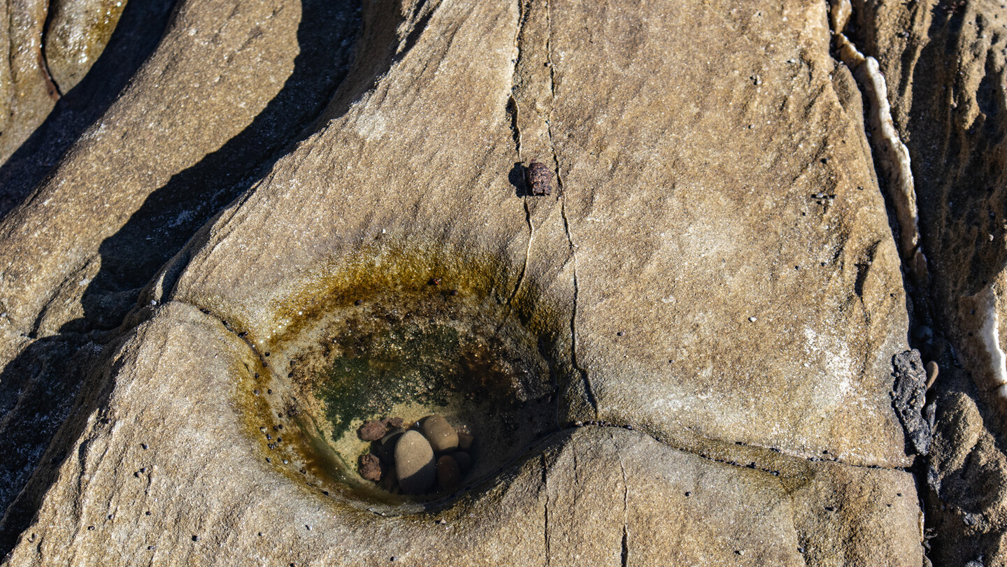 Ausspülungen im felsigen Flysch del Estrecho