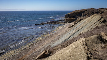 Schichtgestein am Wanderweg Colada del Camino
