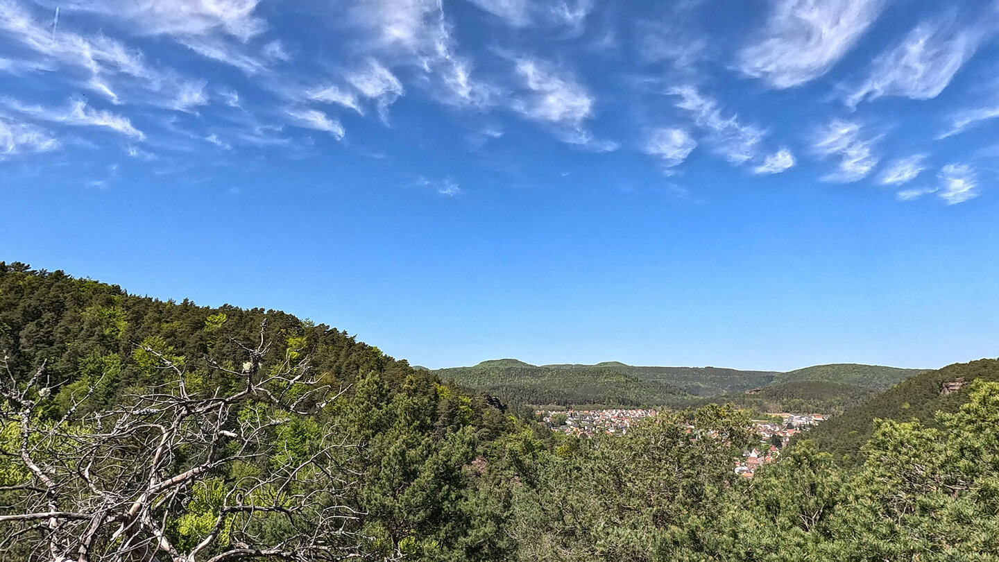 Panorama vom Lanzenfahrter Fels auf Hauenstein