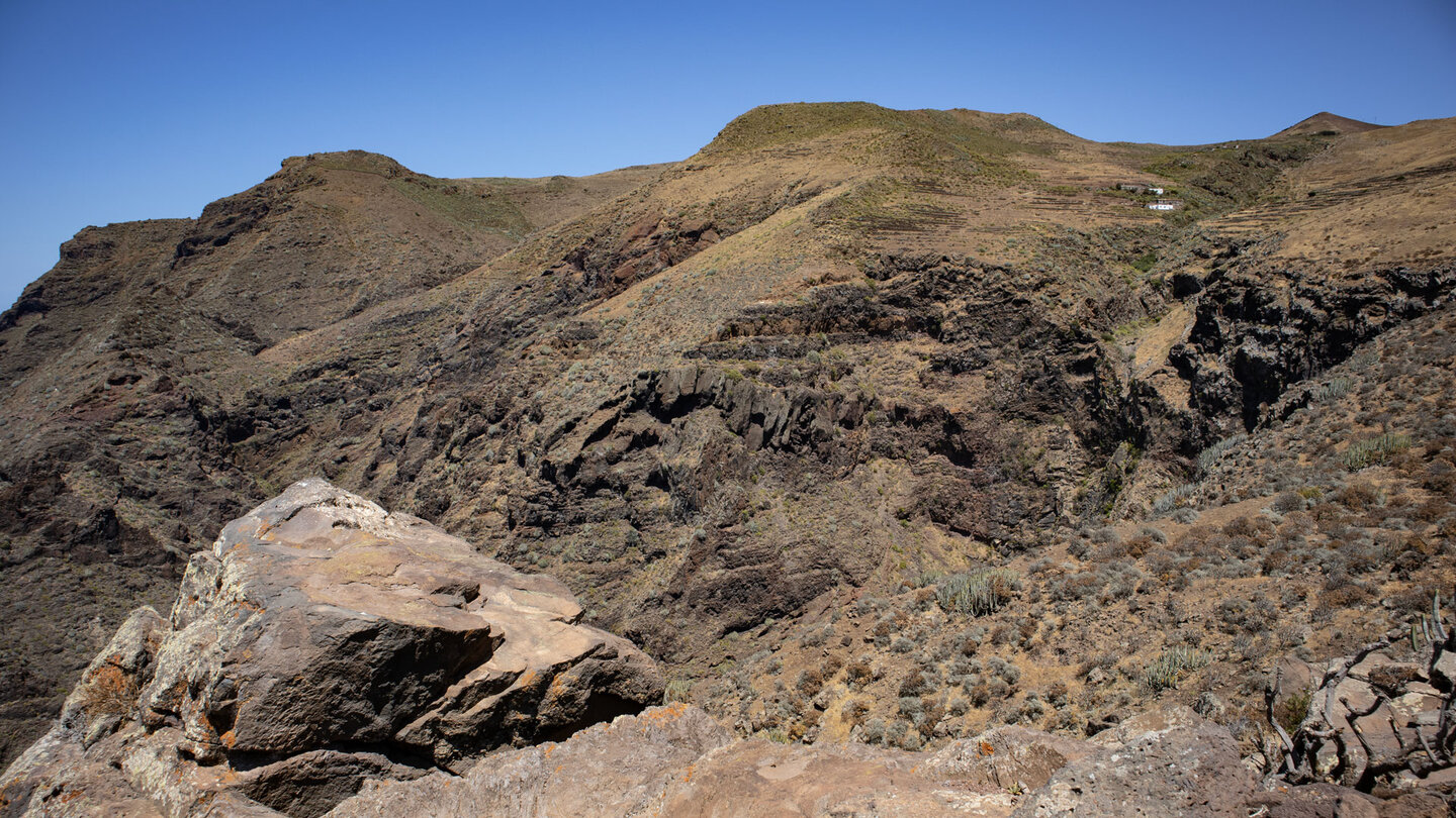 die Schluchten Barranco de las Cuevas und Itobal fallen steil zur Küste hin ab