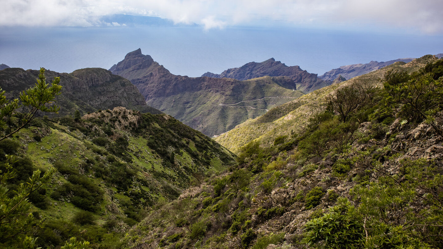 Ausblick Richtung Masca mit dem Roque de la Fortaleza