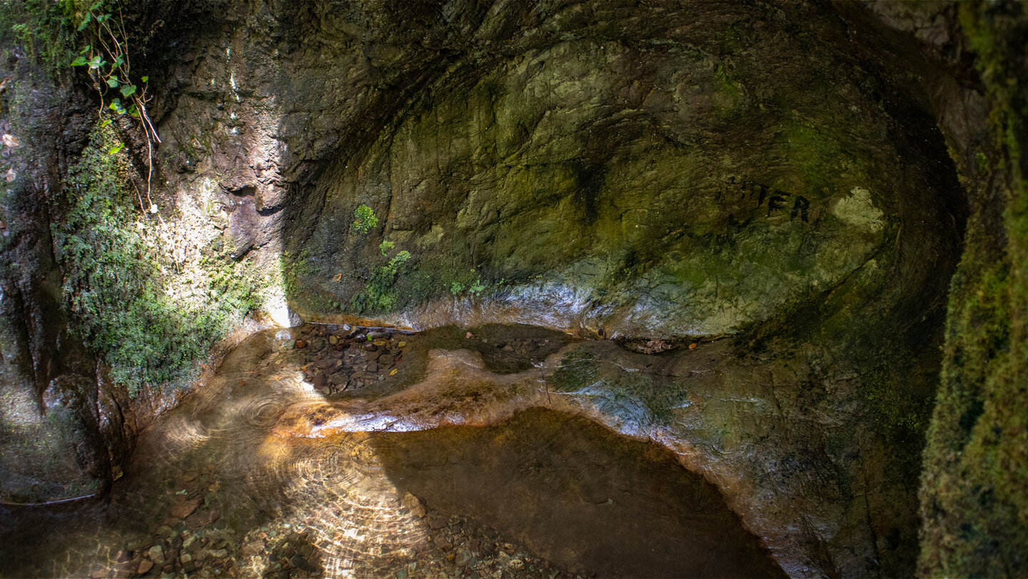 Grotte des Edelfrauengrabs im Schwarzwald