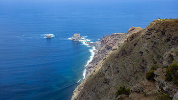 Ausblick auf die Felseninseln Roques de Salmor