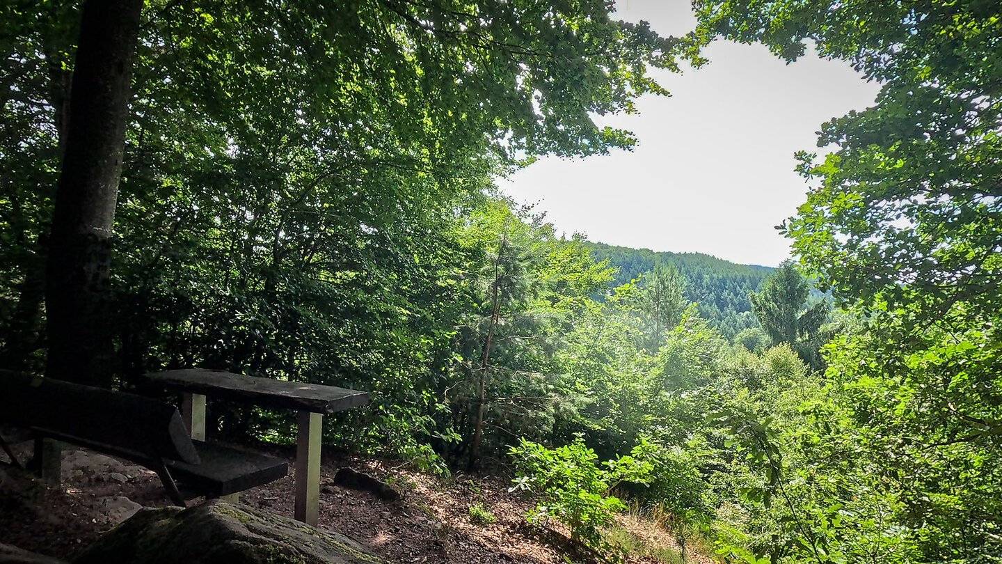 Rastplatz mit Blick übers Clauser Tal bei Rodalben