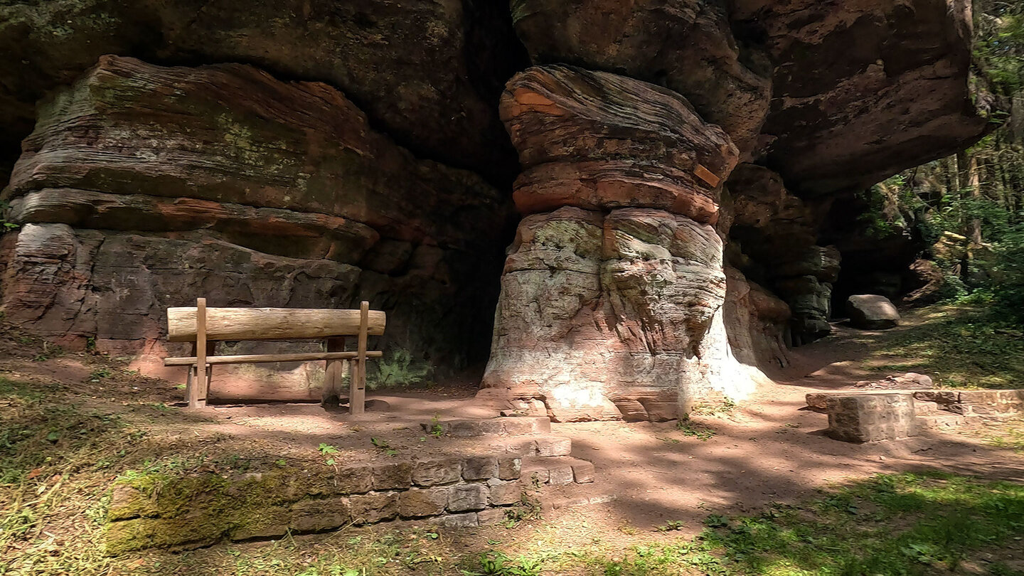 Kuhfelsen im Clauser Tal bei Rodalben