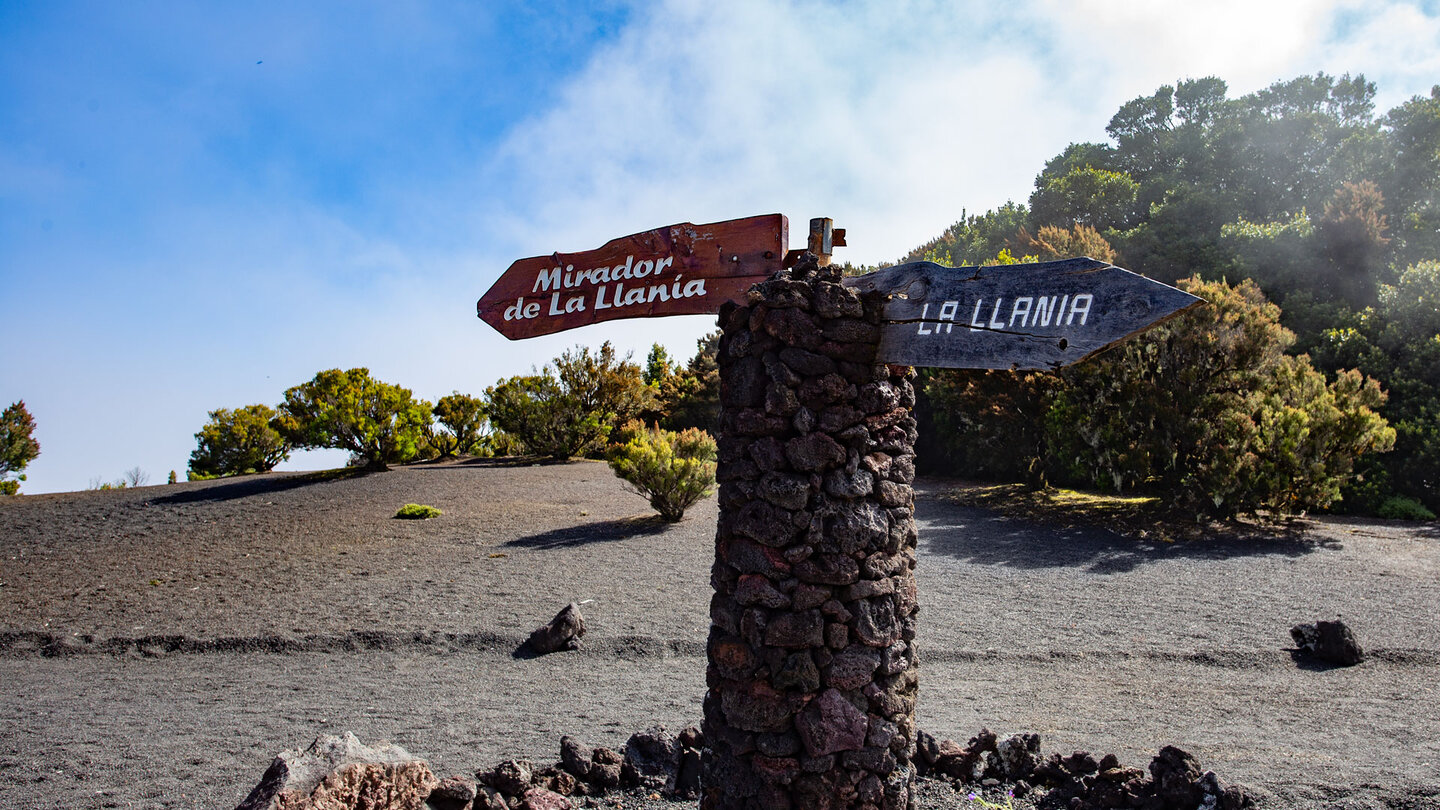 Wegweiser zum Mirador de la Llanía