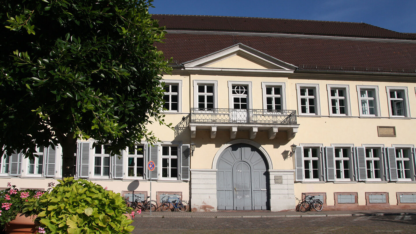 Palais Boisserée an der Nordseite des Karlsplatzes in der Heidelberger Altstadt Palais Boisserée in der Heidelberger Altstadt