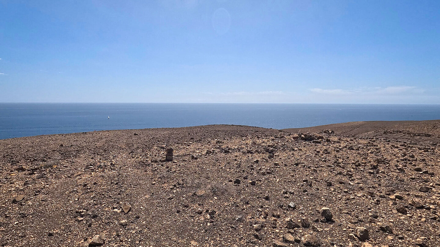 wegloser Streckenabschnitt zum Küstenwanderweg im Ajaches-Gebirgeder Strand