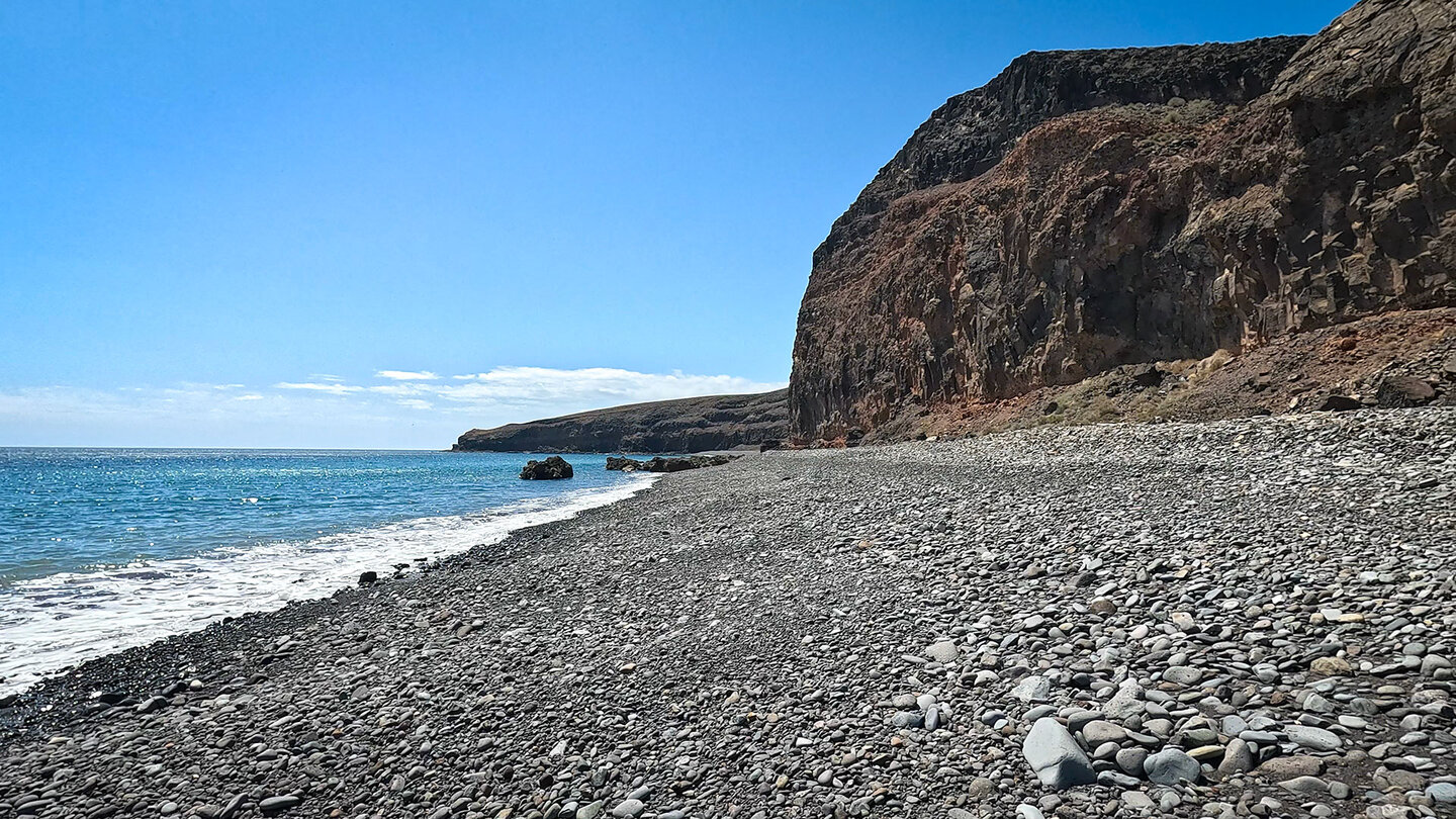 Steinstrand an der Playa de los Dises