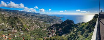 Blick vom Aussichtspunkt Lombo do Facho Richtung Osten entlang der Südküste Madeiras