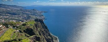 Ausblick auf Funchal und den Atlantik vom Aussichtspunkt Cabo Girão