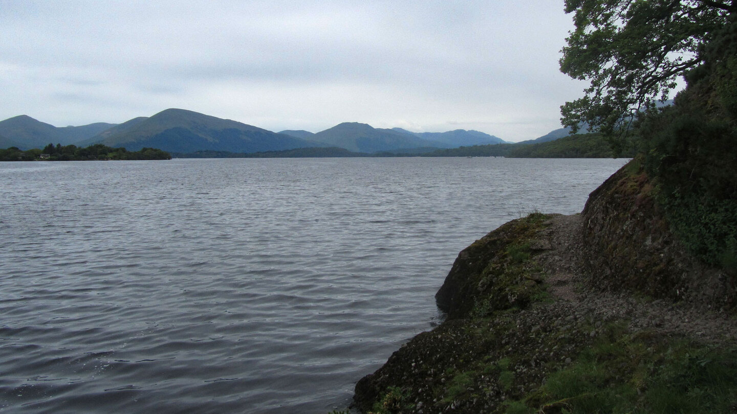 Blick am Ufer des Loch Lomond Blick am Ufer des Loch Lomond