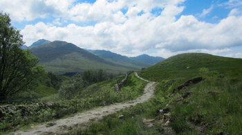 der West Highland Way führt über eine alte Militärstrasse