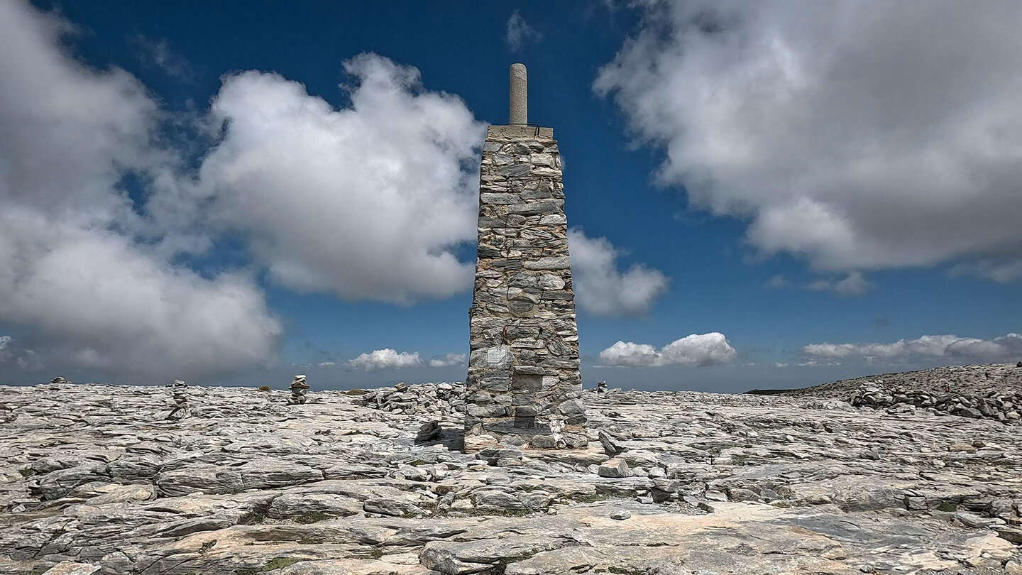 Gipfelsäule La Maroma in der andalusischen Provinz Malaga