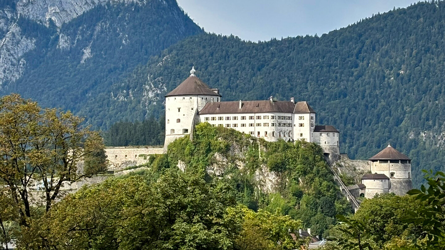 Festung Kufstein auf dem 90 Meter hohen Festungsberg direkt am Inn