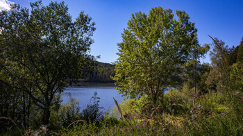 Ausblick auf die Schwarzenbach-Talsperre bei Forbach