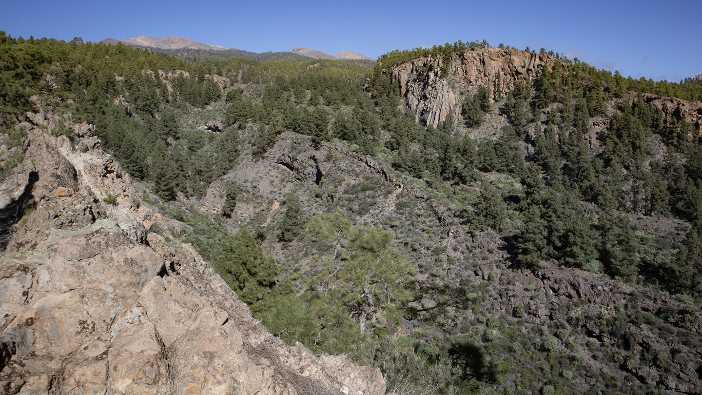 Blick über die Géñiga-Schlucht mit dem Risco del Muerto