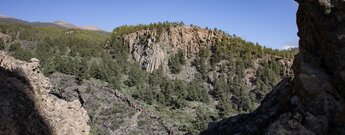 Ausblick vom Wanderweg über die Schlucht Barranco de Géñiga