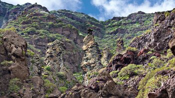 Felsspitzen an den Berghängen des Barranco de Chamorga