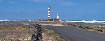 Blick auf den Leuchtturm Faro de el Tostón auf Fuerteventura