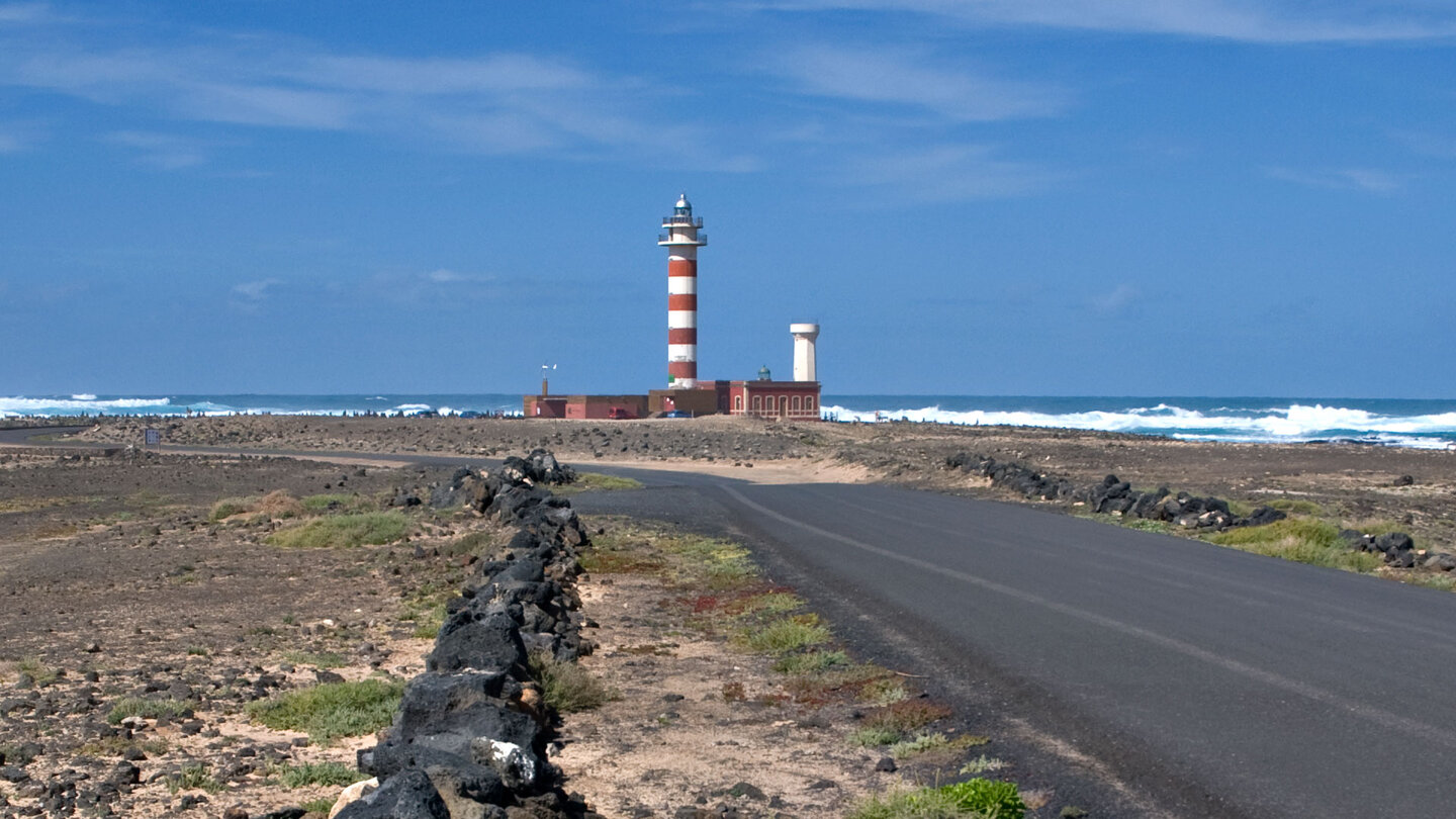 Blick auf den Leuchtturm Faro de el Tostón auf Fuerteventura