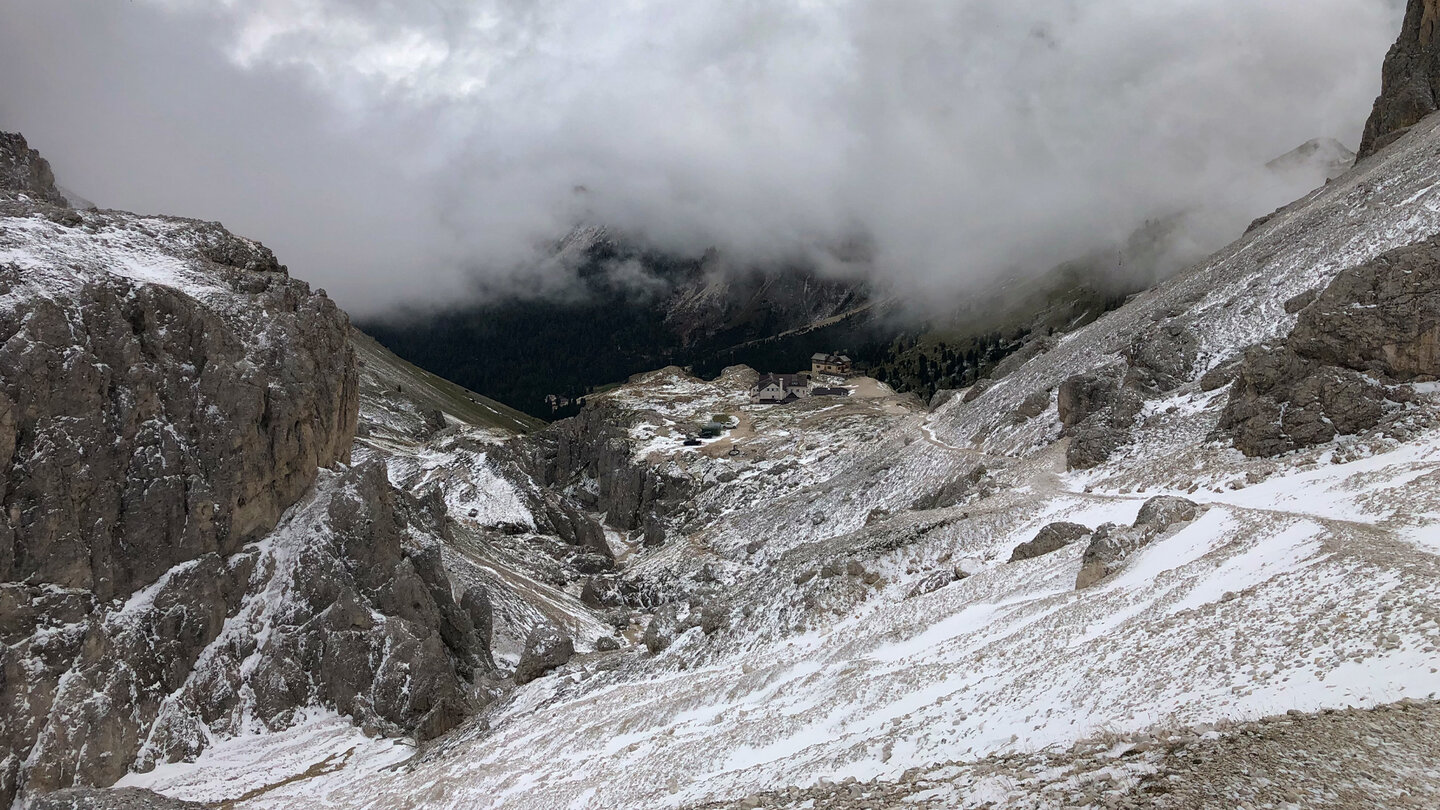 dichte Wolken über der Vajolethütte Wolken über der Vajolethütte