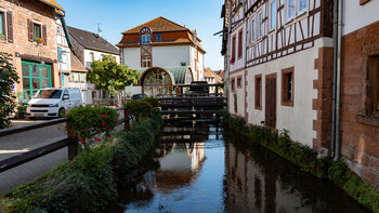 Bachlauf der Queich in Annweiler am Trifels